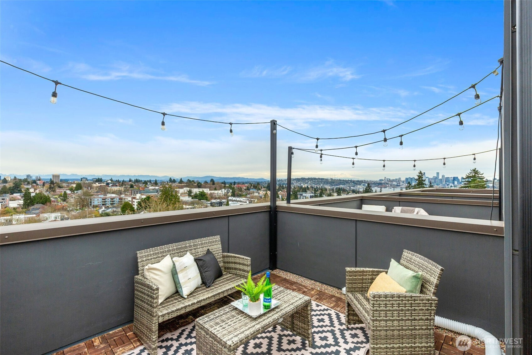908 N 46th Street, Seattle, WA 98103