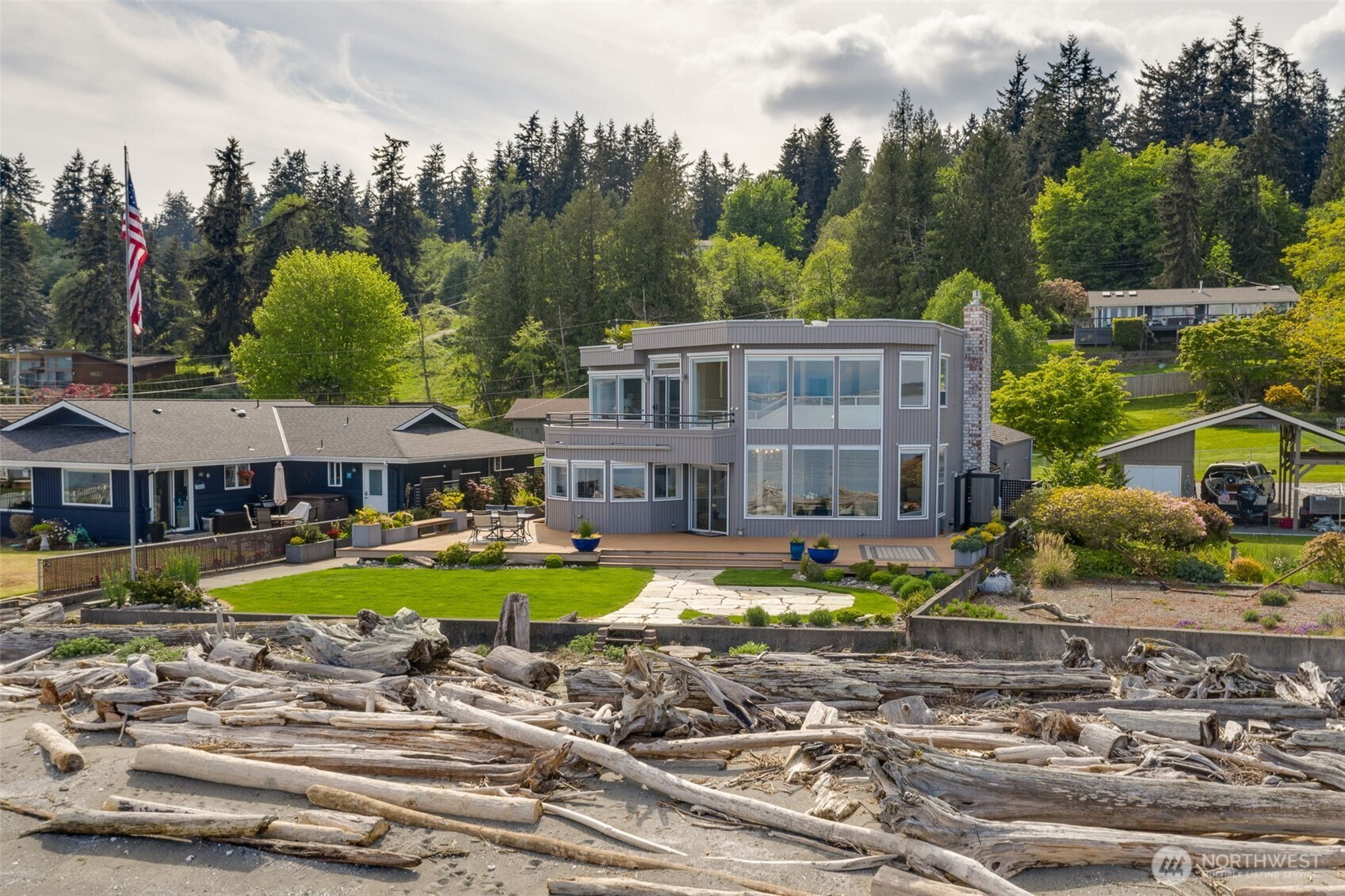 6779 Columbia Beach Drive, Clinton, WA 98236