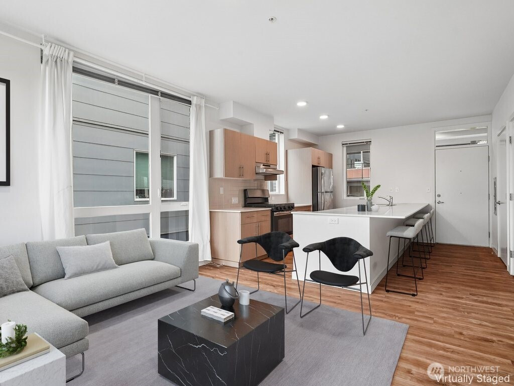 121 12th Avenue E, Seattle, WA 98102