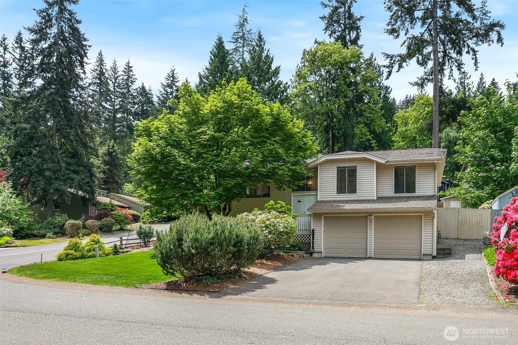 155 Capella Drive NW, Issaquah, WA 98027