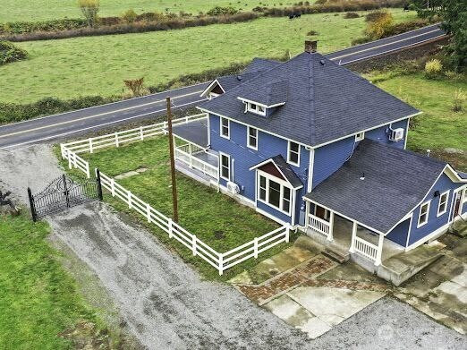 1604 Lincoln Creek Road, Rochester, WA 98579