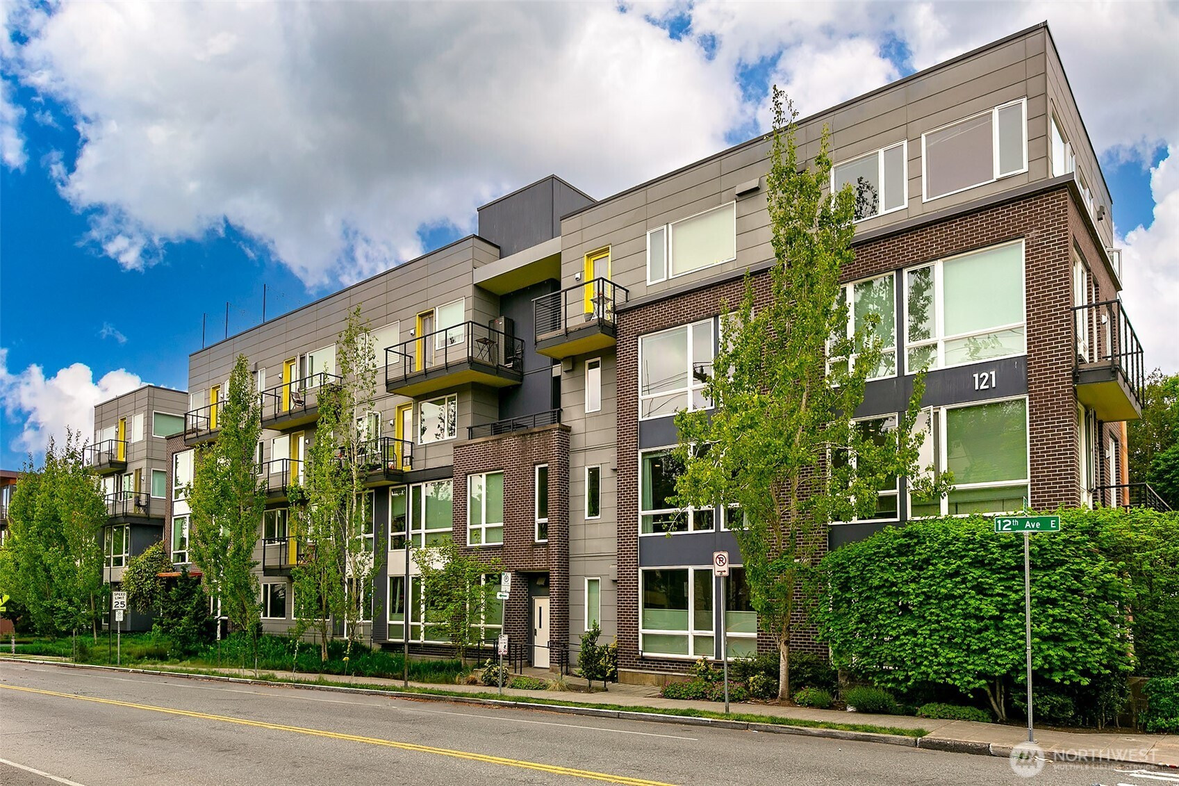121 12th Avenue E, Seattle, WA 98102