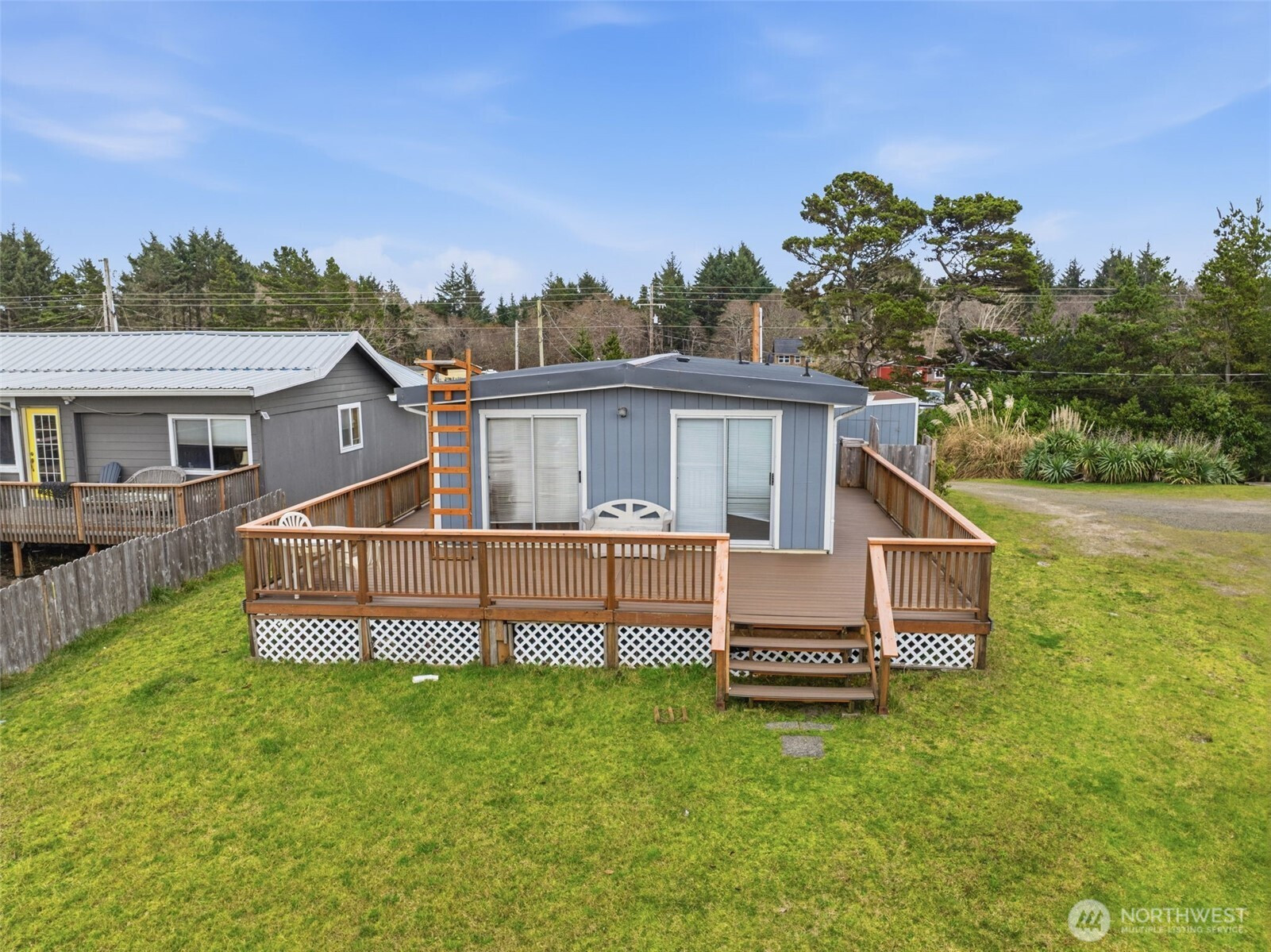 13301 North Place, Long Beach, WA 98631