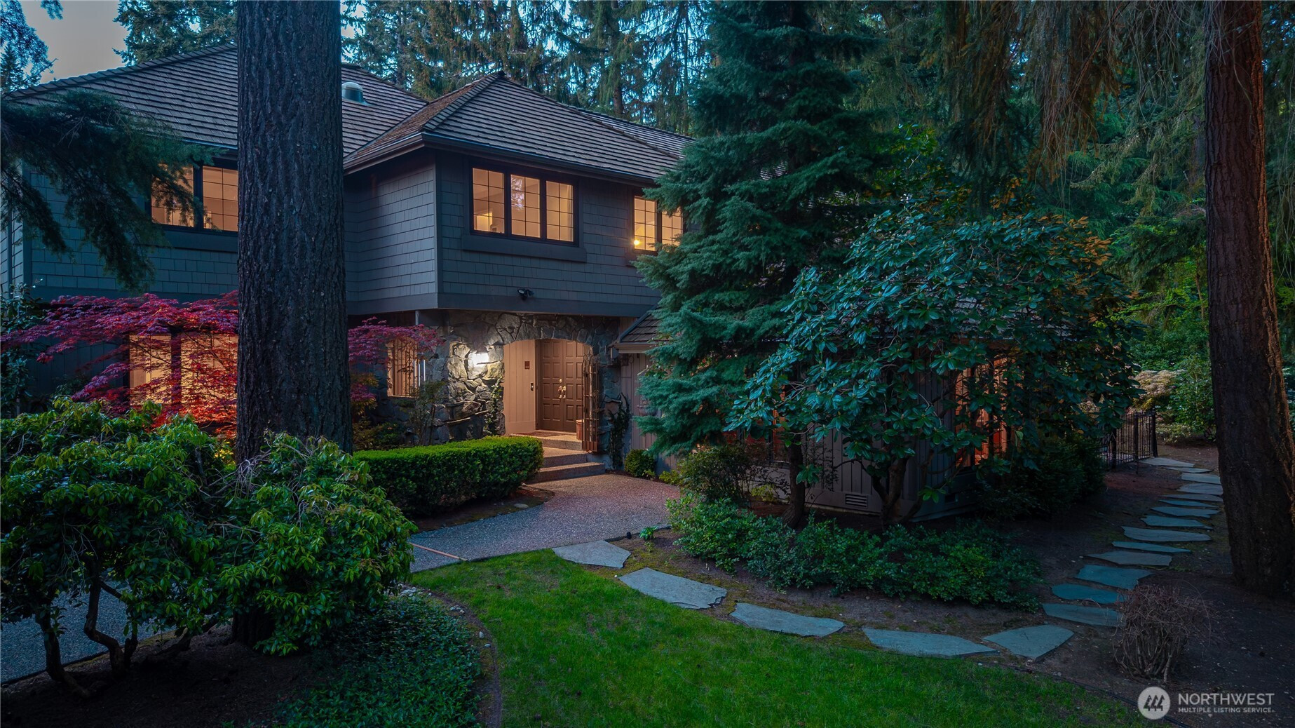 11726 NE 41st Street, Kirkland, WA 98033
