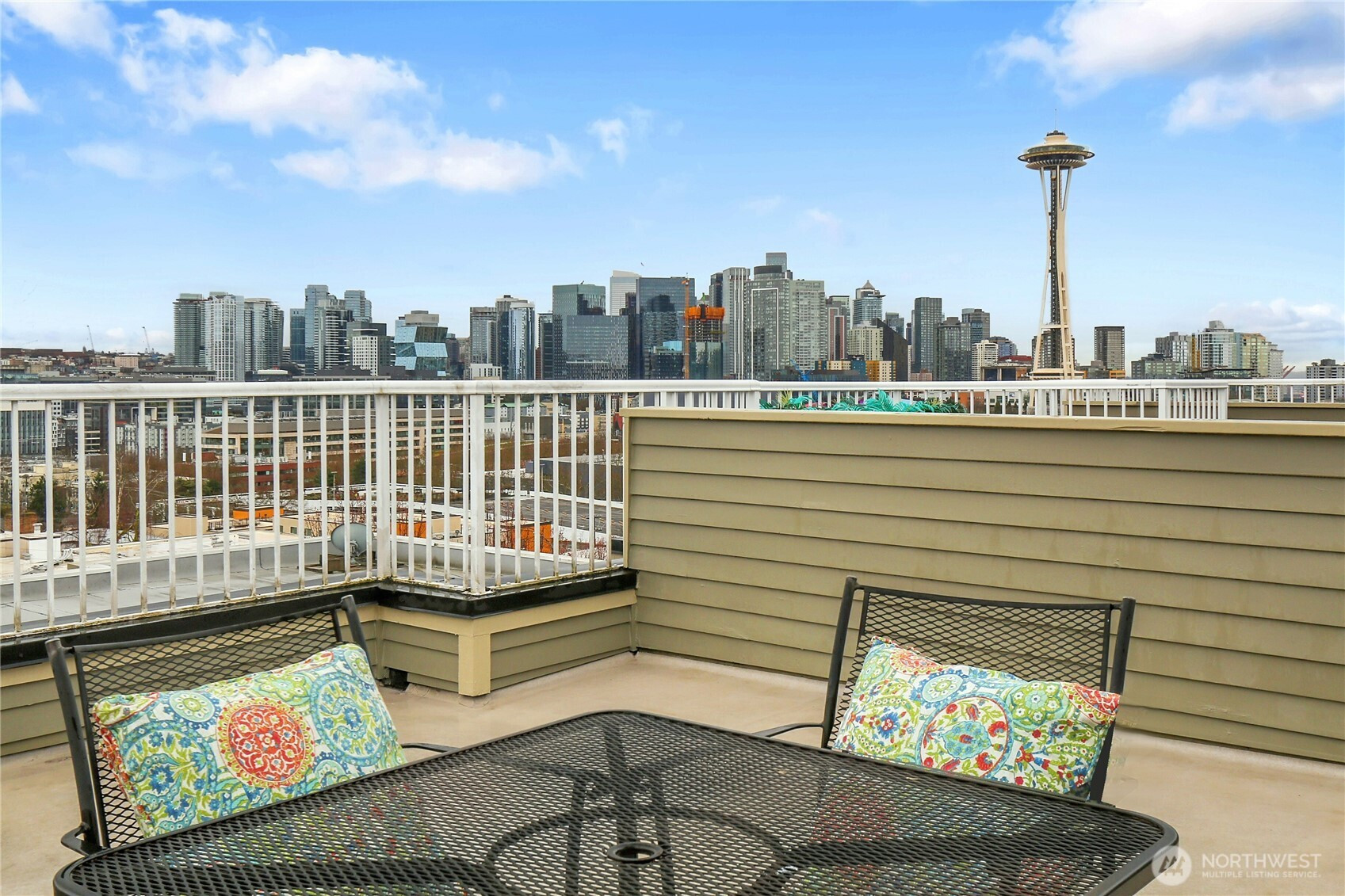 815 2nd Avenue N, Seattle, WA 98109