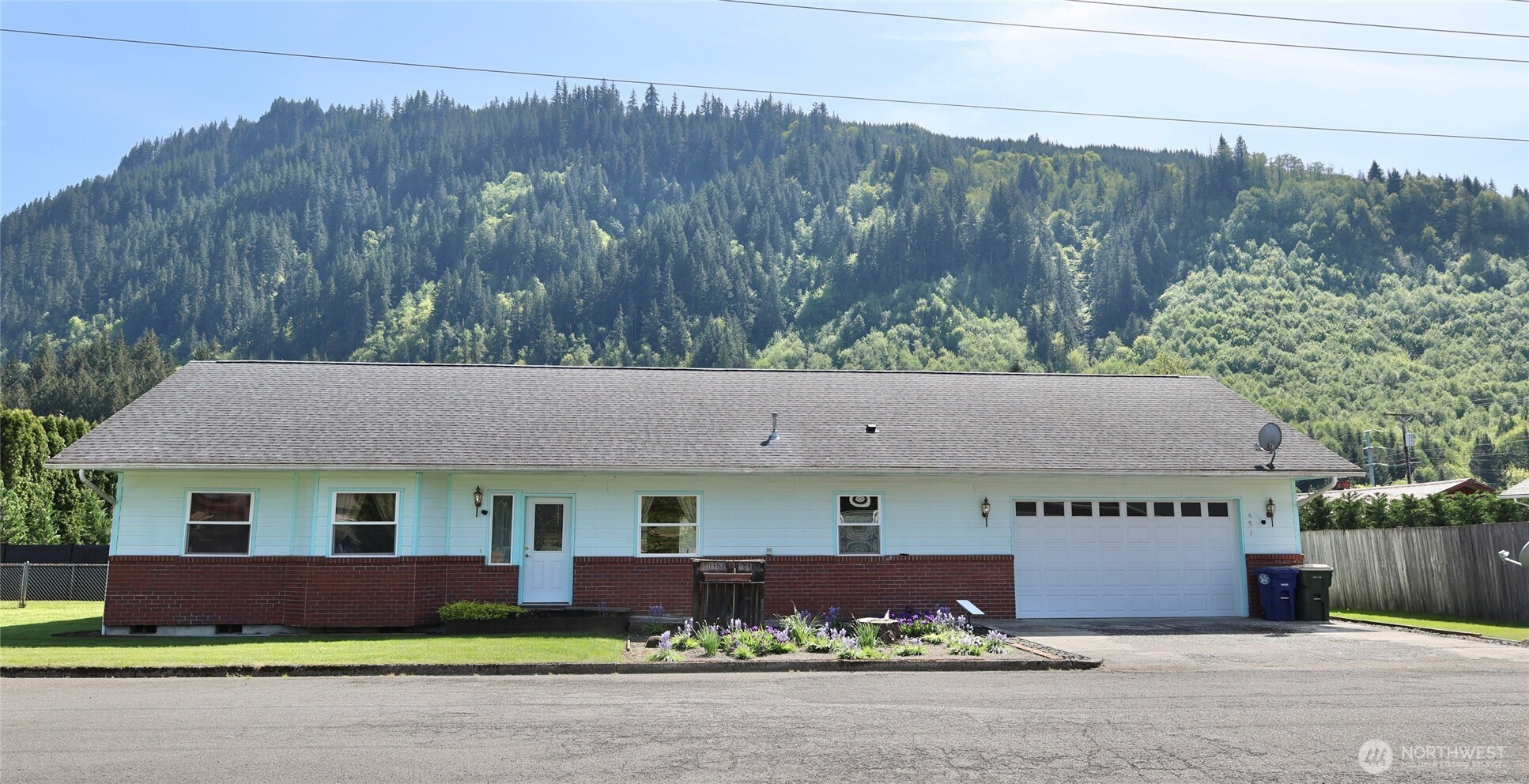 693 Temple Avenue, Morton, WA 98356