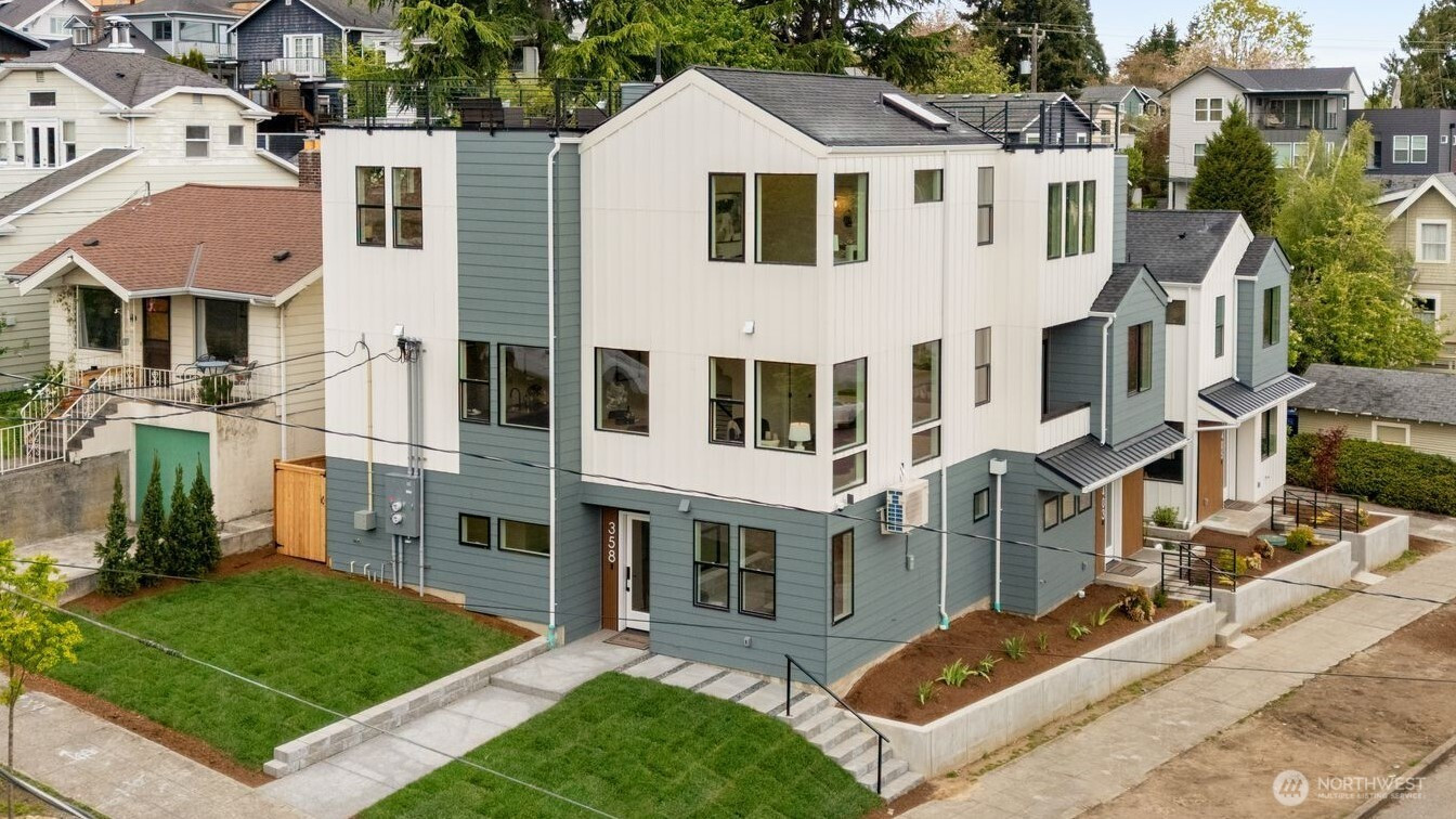 358 N 74th Street, Seattle, WA 98103