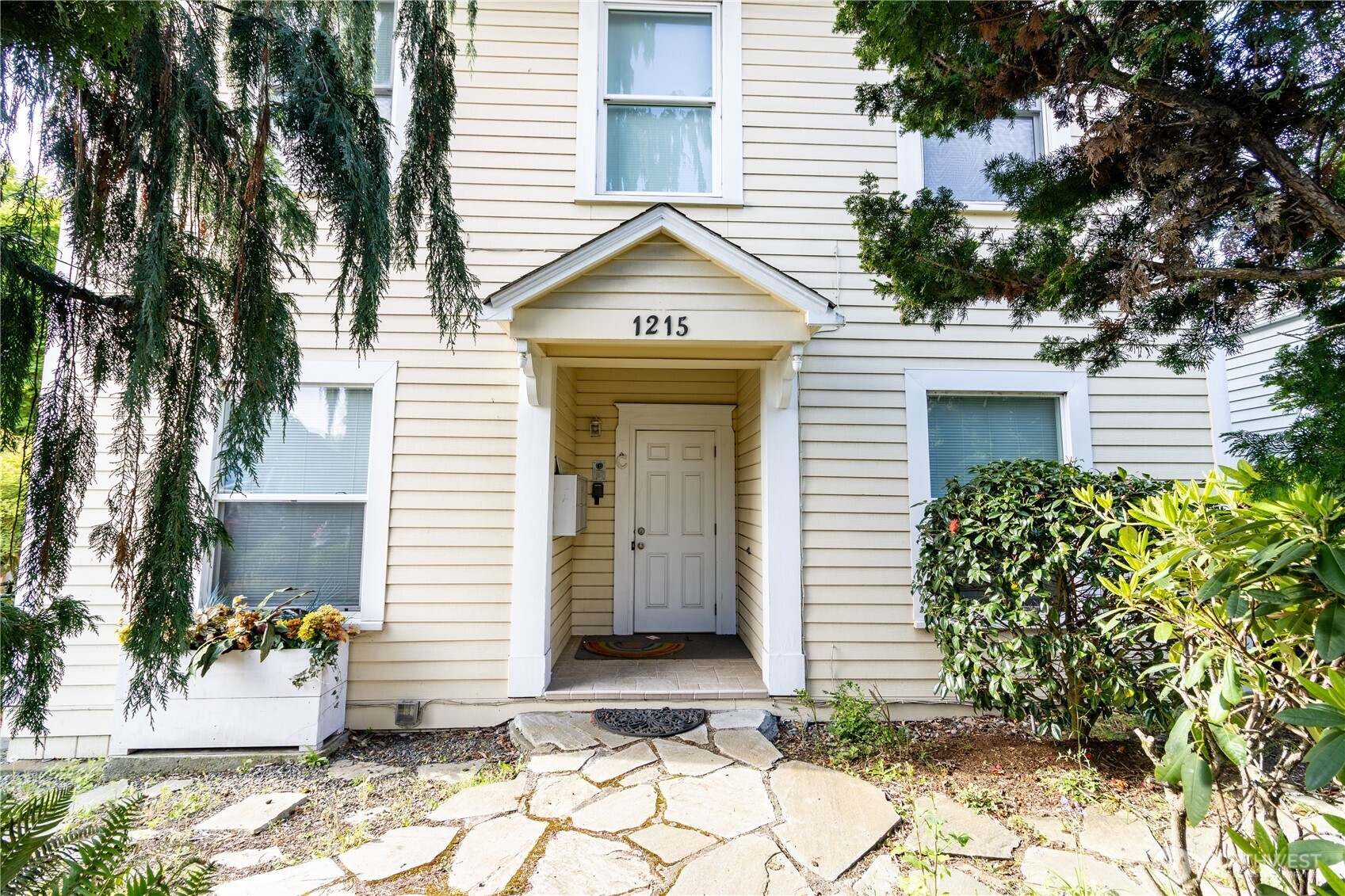 1215 Burwell Street, Bremerton, WA 98337