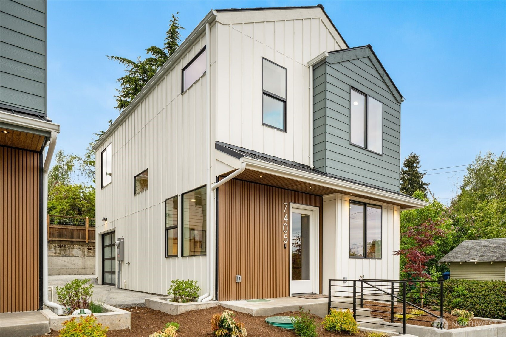 7405 Dayton Avenue N, Seattle, WA 98103