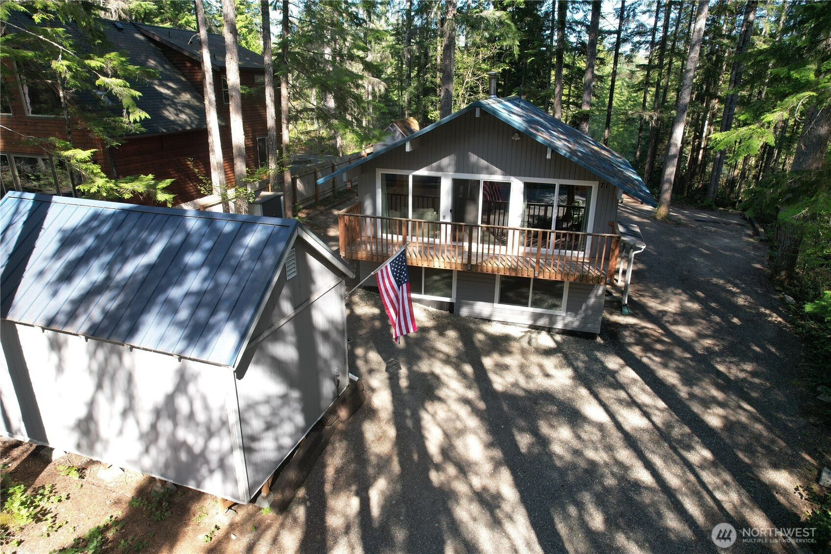 811 N Potlatch Drive, Hoodsport, WA 98548