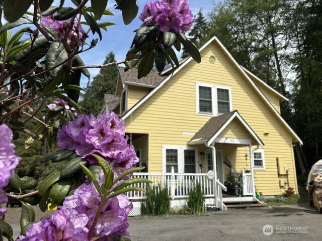 143 Johnson Lane, Oak Harbor, WA 98277