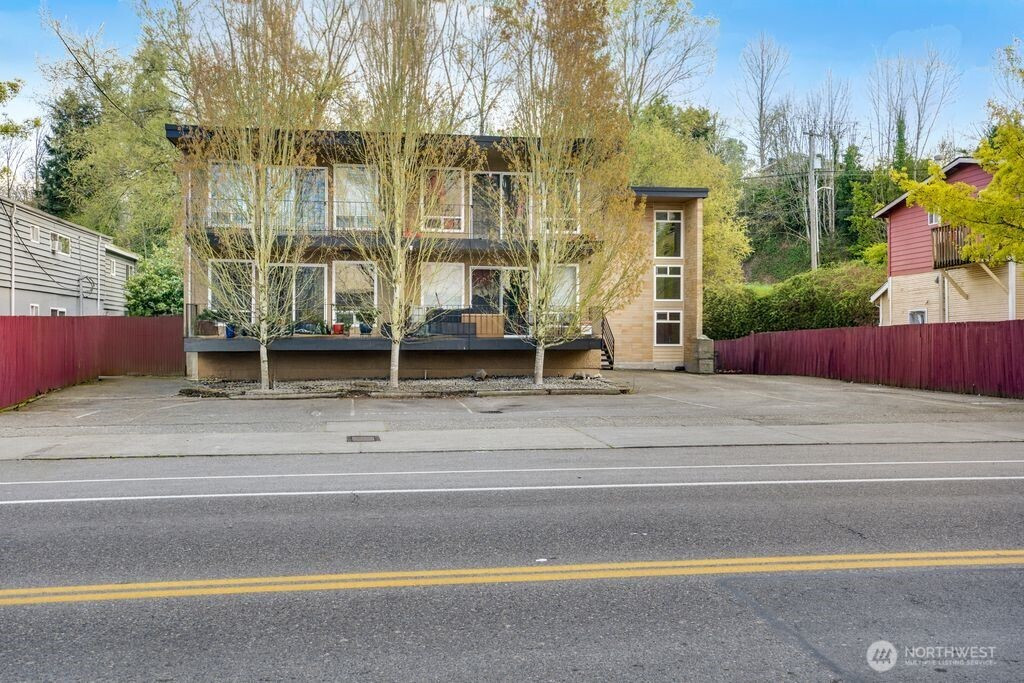 4525 S Henderson Street, Seattle, WA 98118
