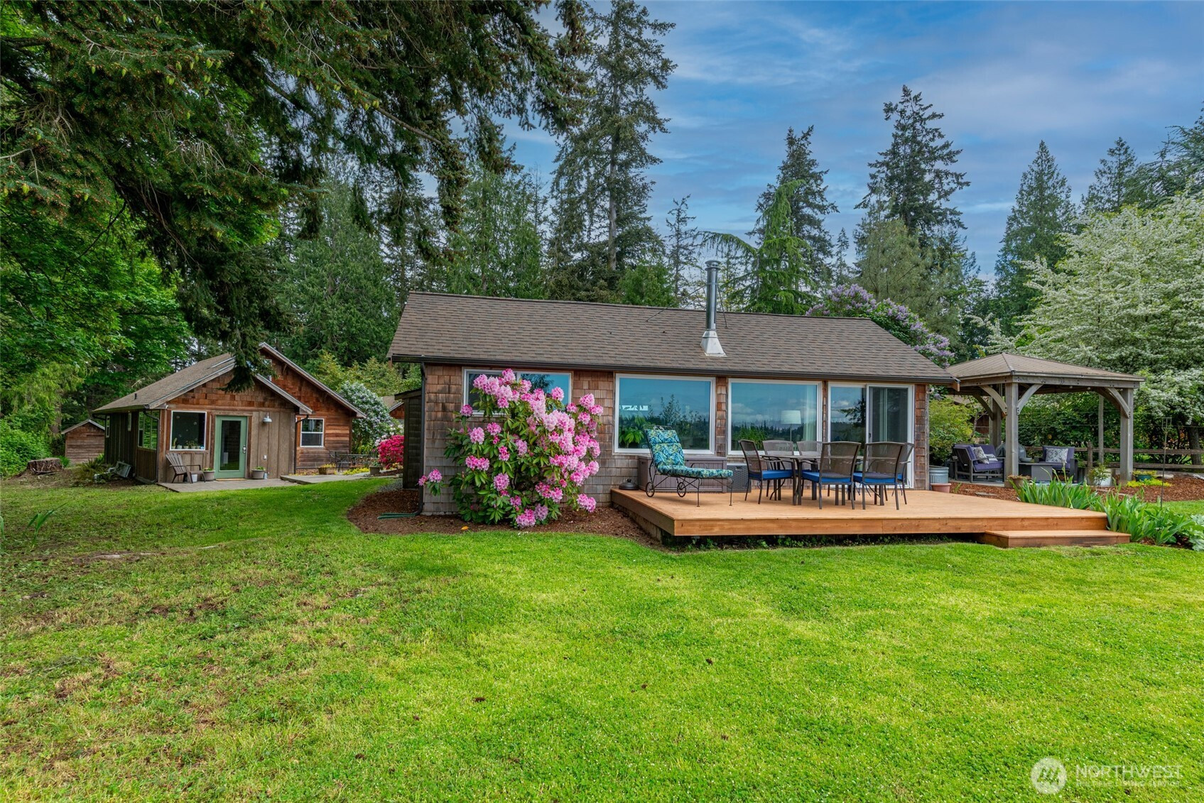 5222 East Harbor Road, Freeland, WA 98249