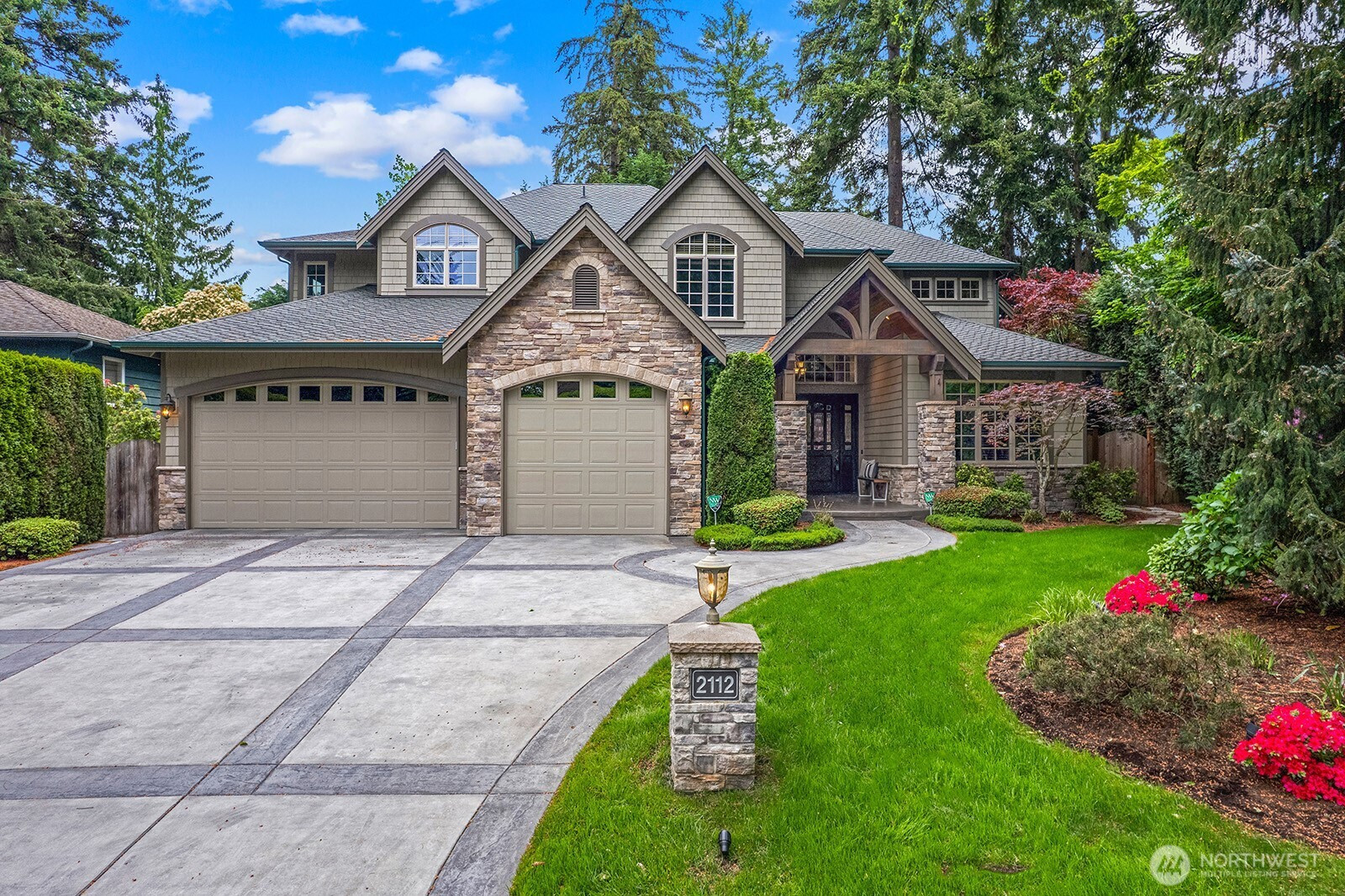 2112 104th Place SE, Bellevue, WA 98004