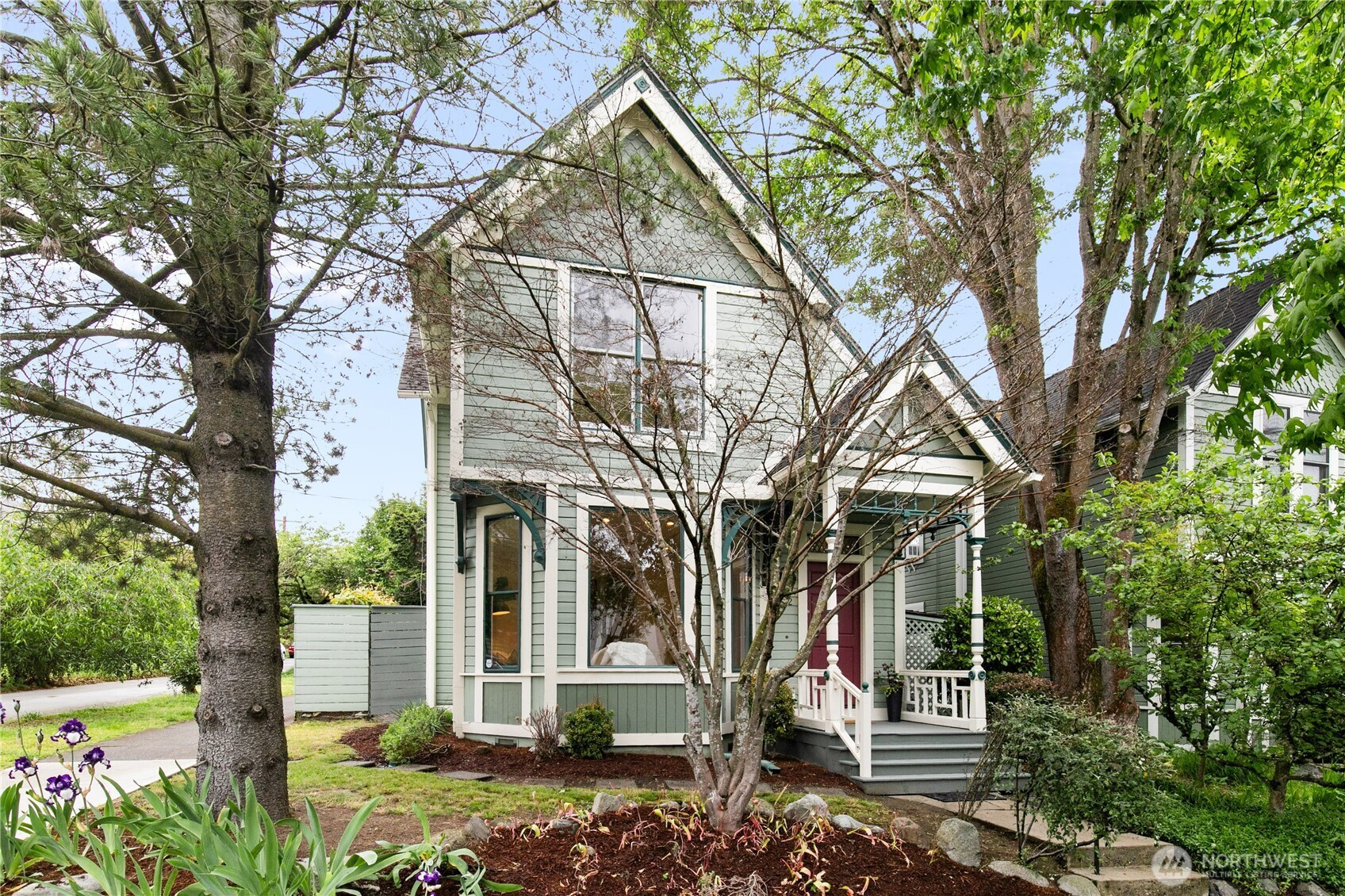 2202 E John Street, Seattle, WA 98112