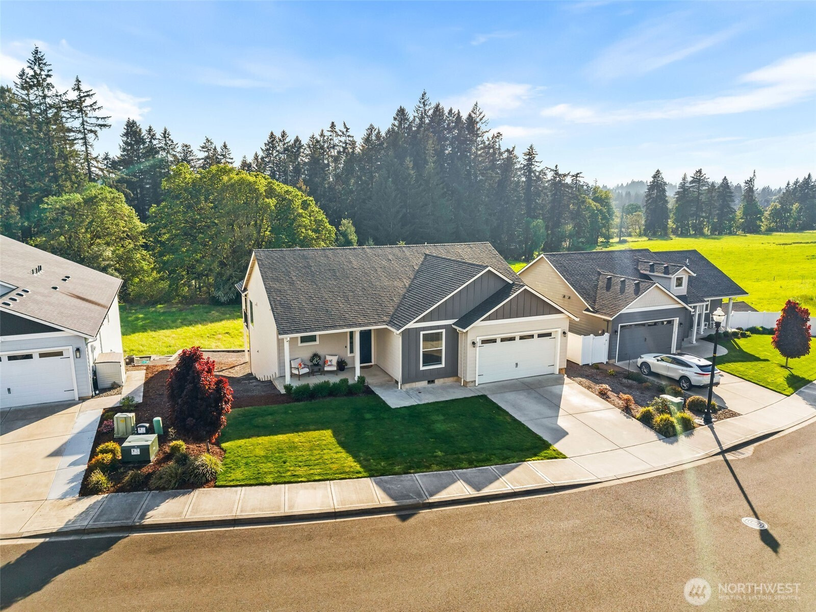 826 W Golden Eagle Avenue, La Center, WA 98629