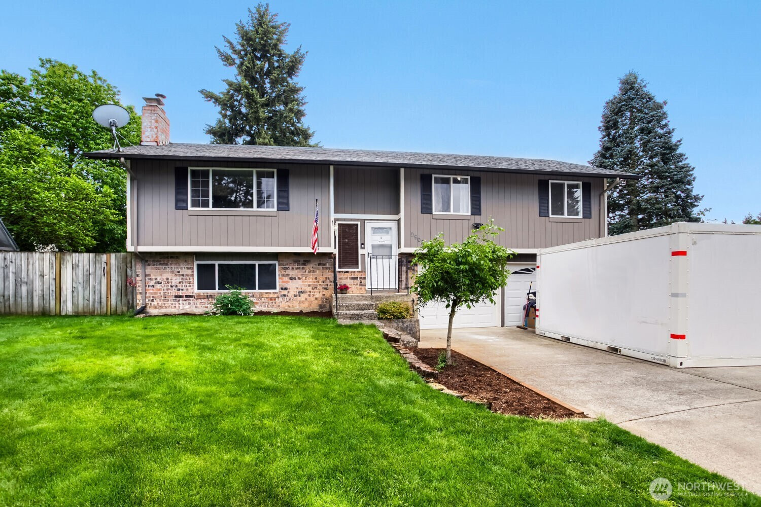 9905 NE Heron Circle, Vancouver, WA 98664