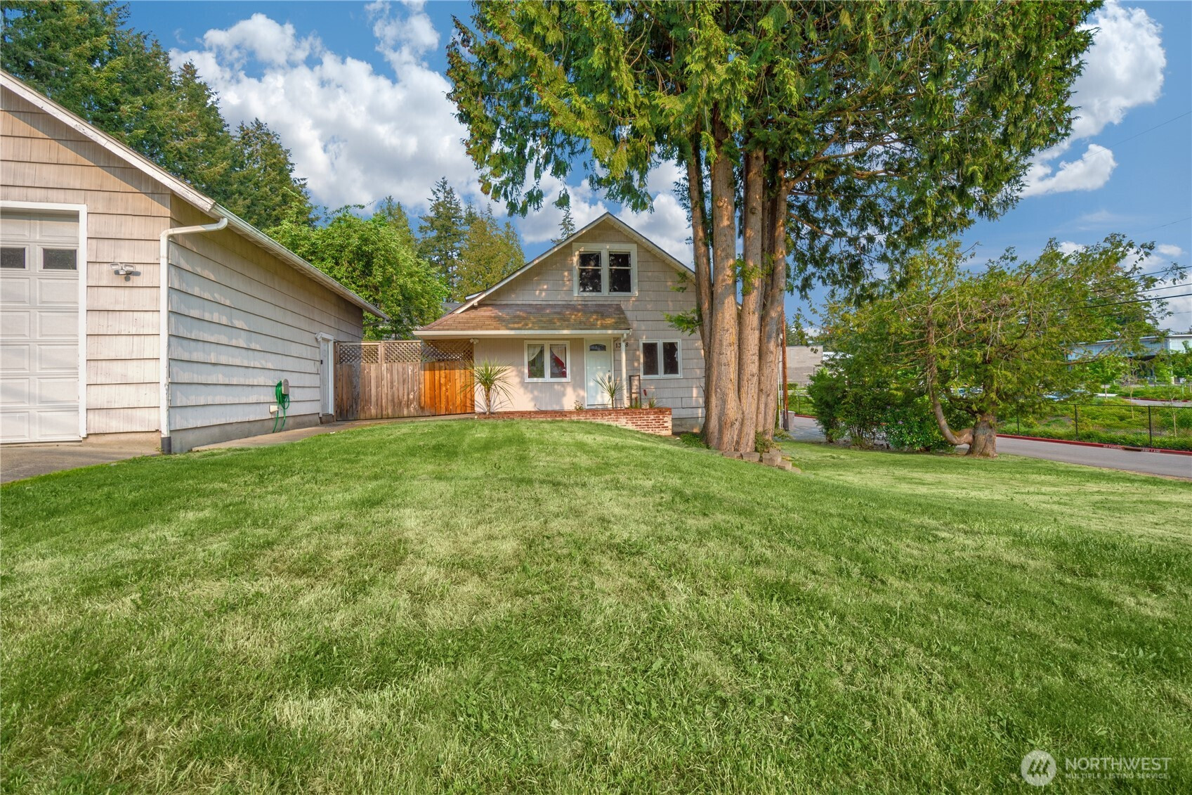 1348 6th Street, Kirkland, WA 98033