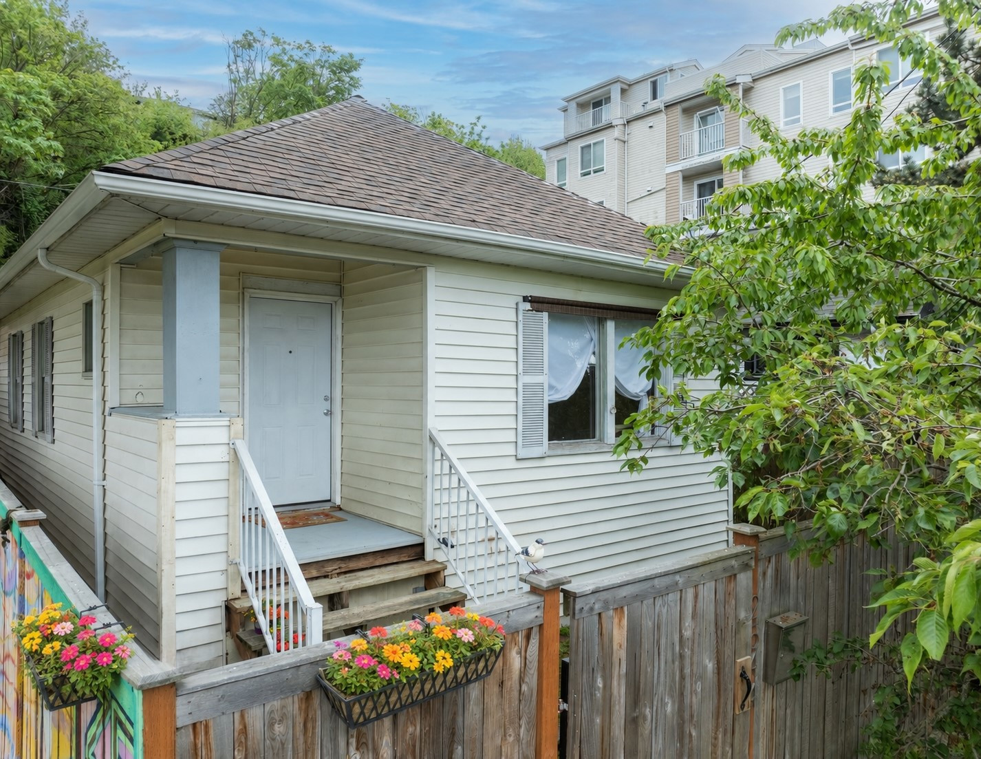 2544 15th Avenue W, Seattle, WA 98119