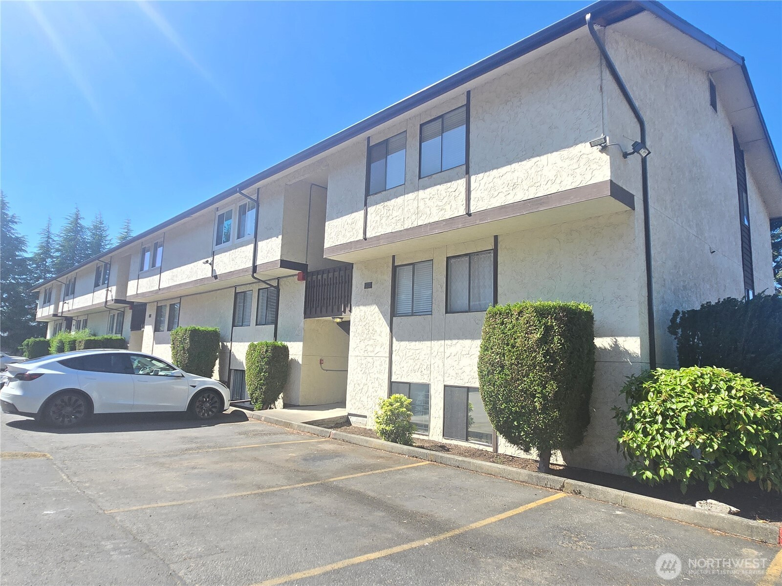 3515 S 160th Street, SeaTac, WA 98188