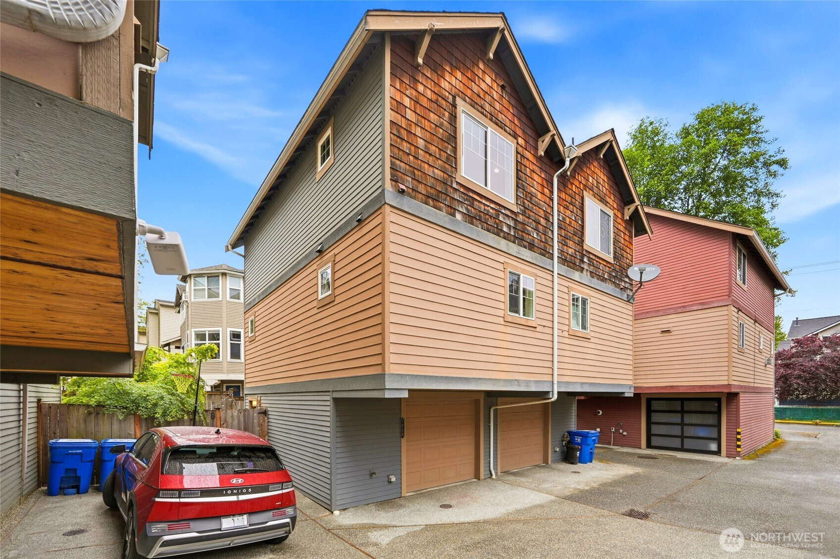 725 N 95th Street, Seattle, WA 98103