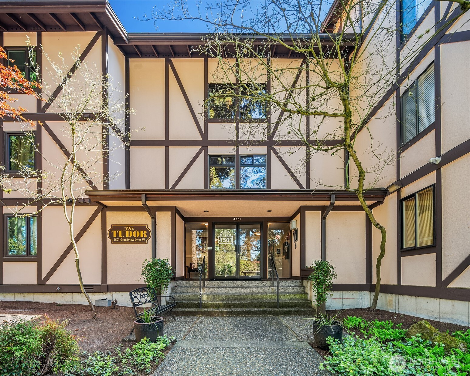 4501 Grandview Drive W, University Place, WA 98466