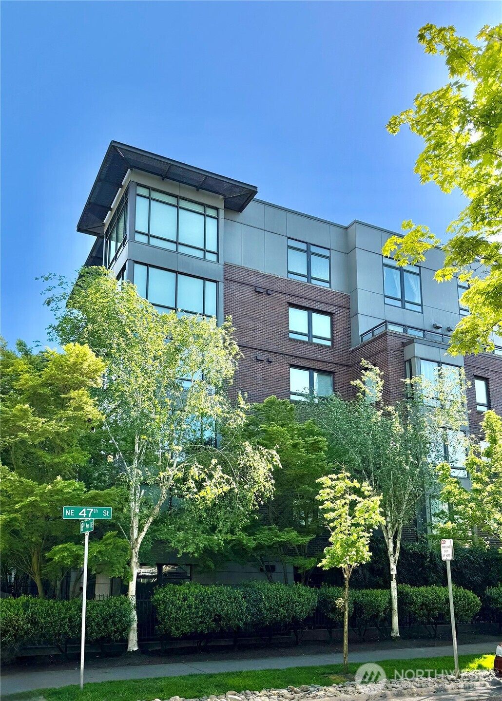 4547 8th Avenue NE, Seattle, WA 98105