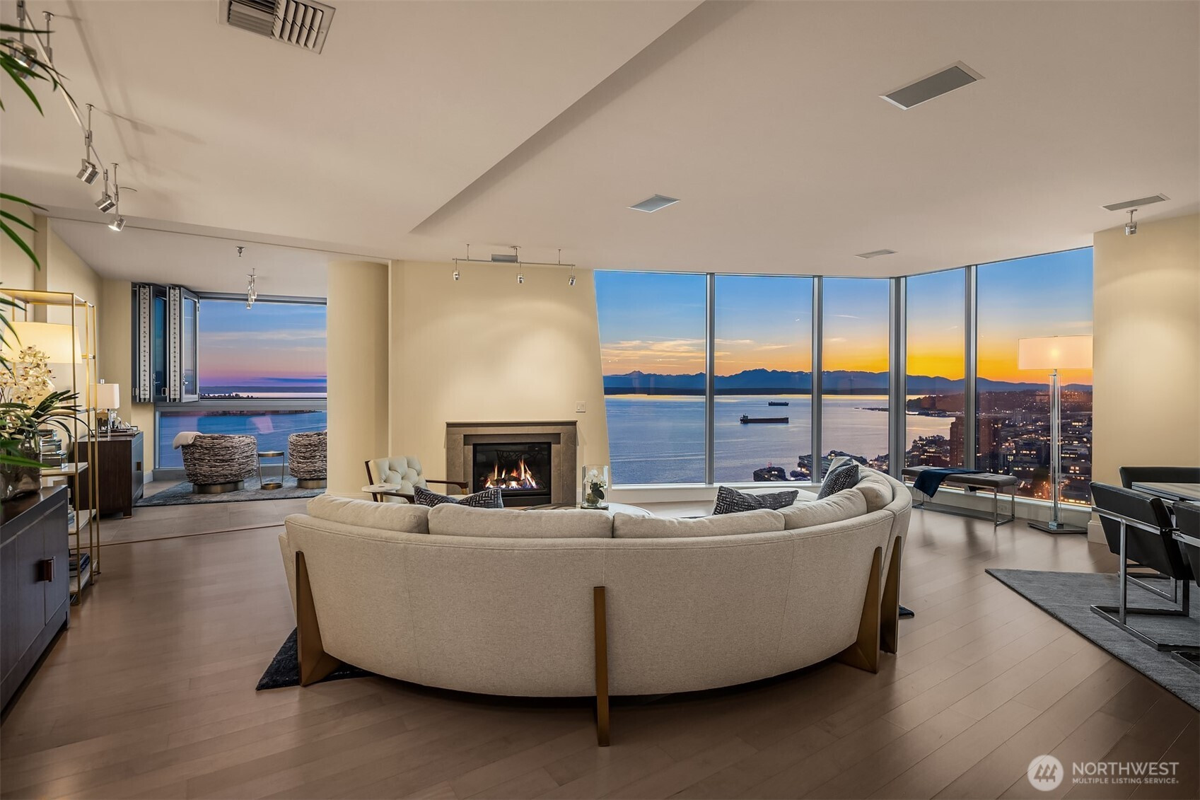 1521 2nd Avenue, Seattle, WA 98101