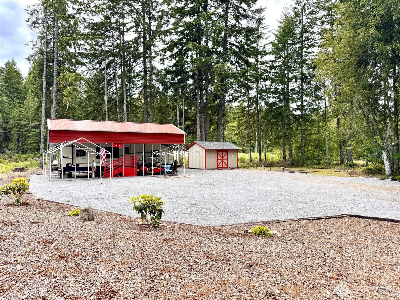 520 N Fairway Drive W, Hoodsport, WA 98548