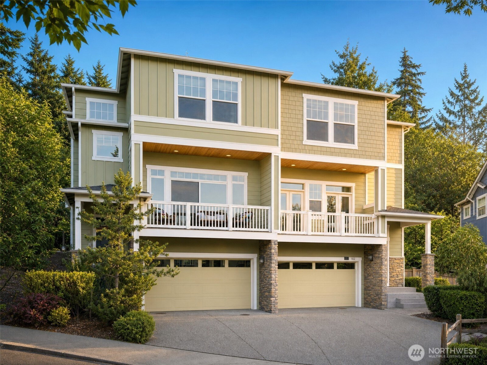 8400 169th Place NE, Redmond, WA 98052