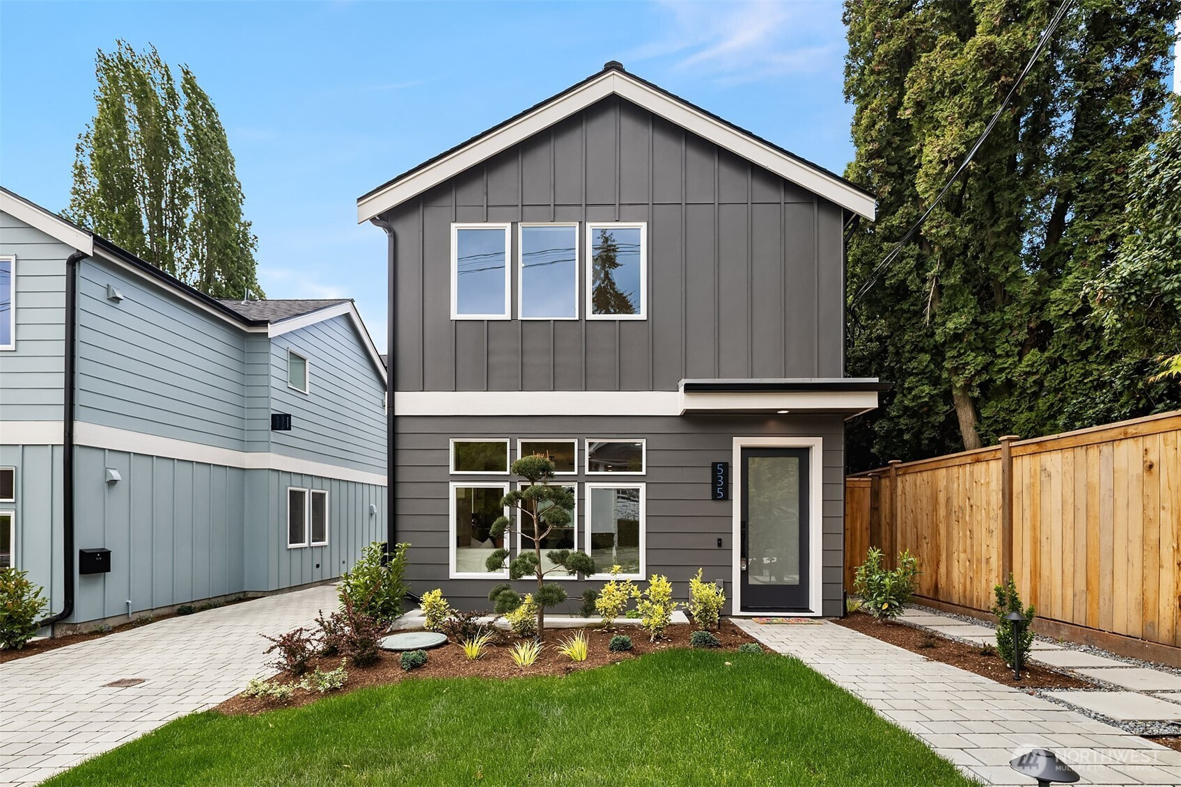 535 N 70th Street, Seattle, WA 98103