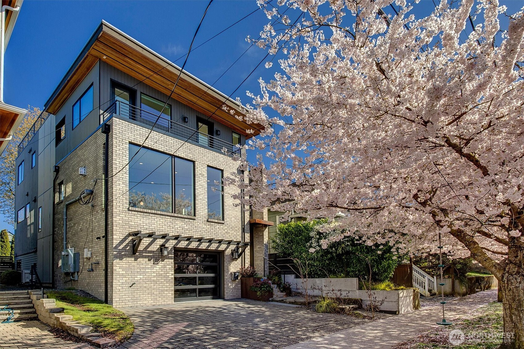 2660 9th Avenue W, Seattle, WA 98119