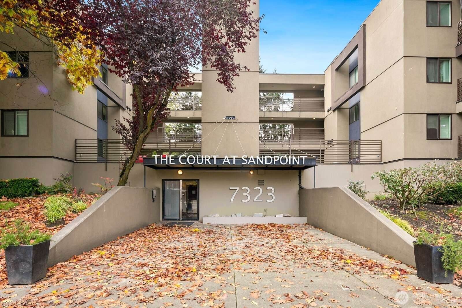 7323 Sandpoint Way NE, Seattle, WA 98115