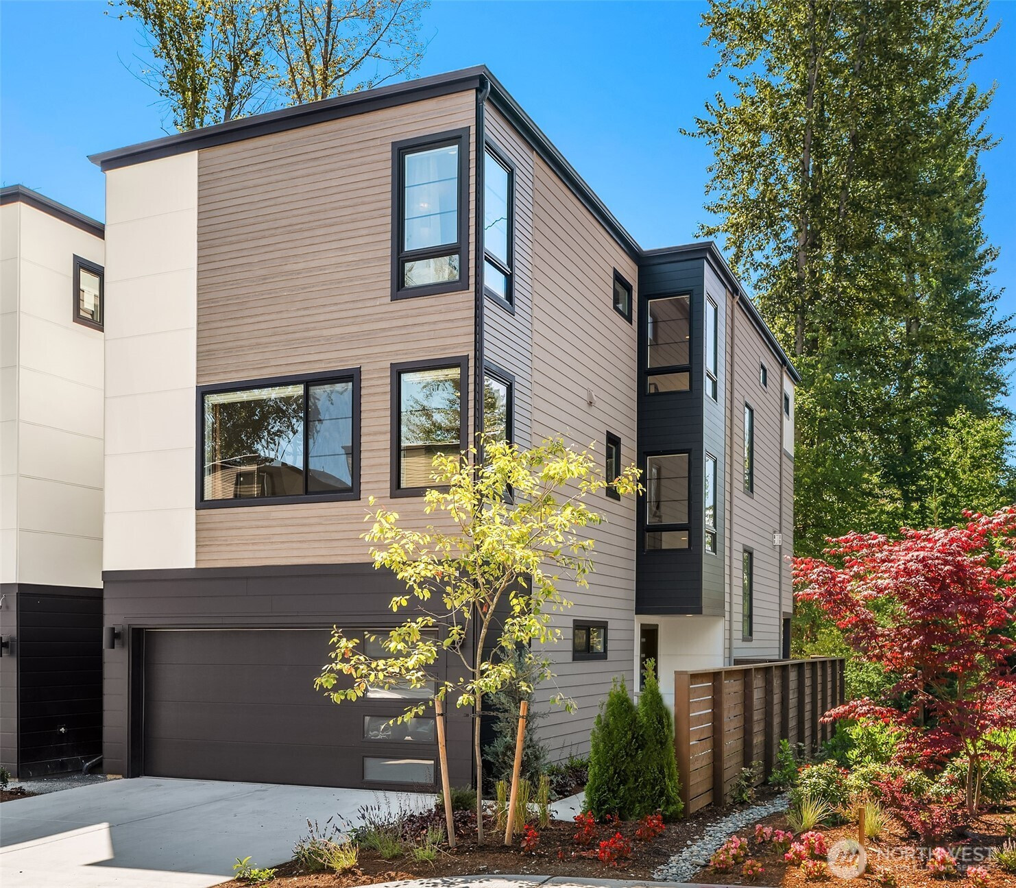 14821 HS#11 NE 2nd Court, Bellevue, WA 98007