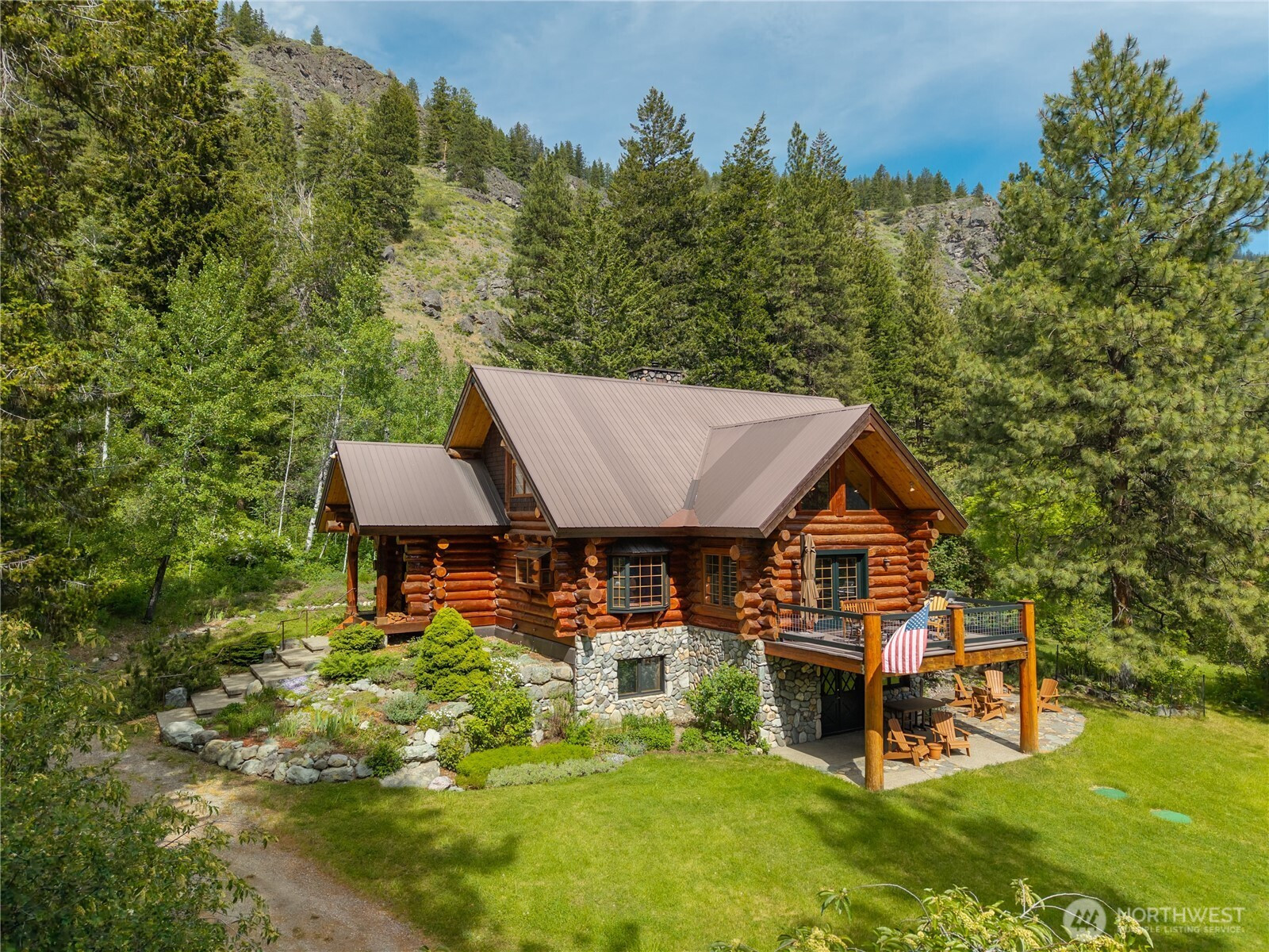 116 Lost River Road, Mazama, WA 98833