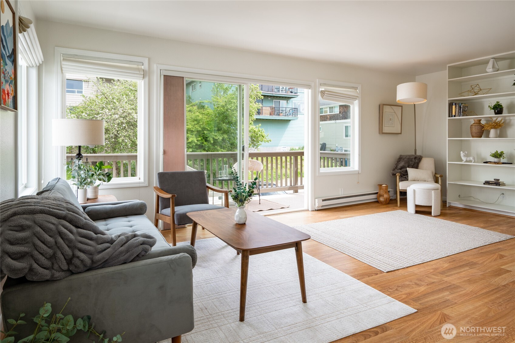 2552 14th Avenue W, Seattle, WA 98119