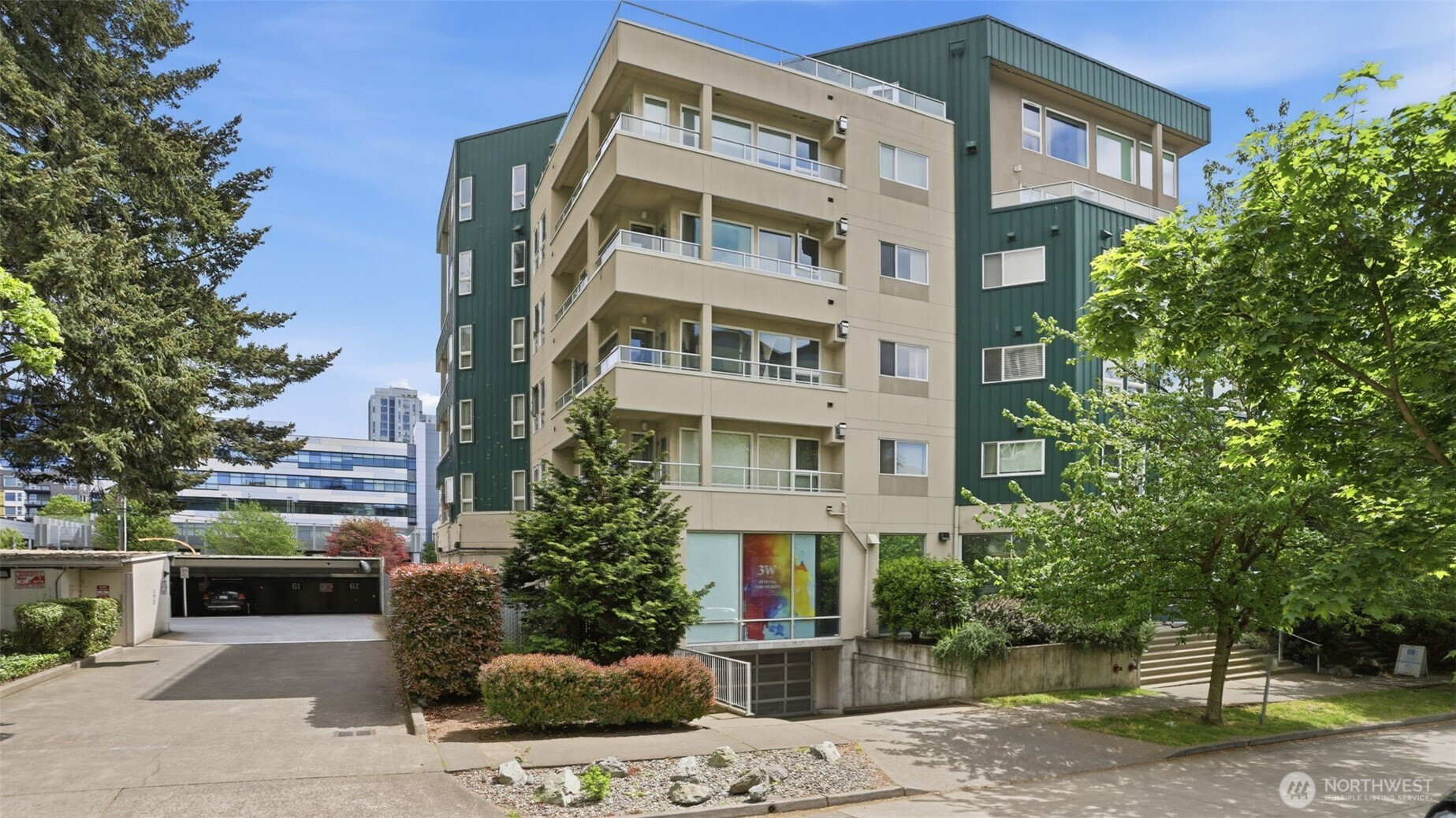 4528 8th Avenue NE, Seattle, WA 98105