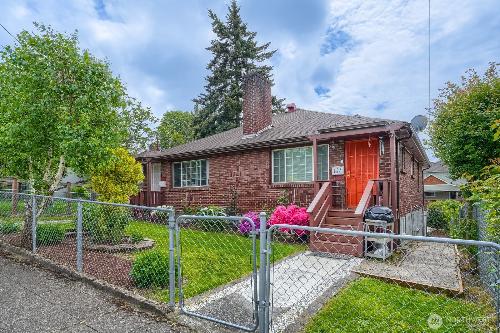 4207 S Bateman Street, Seattle, WA 98118