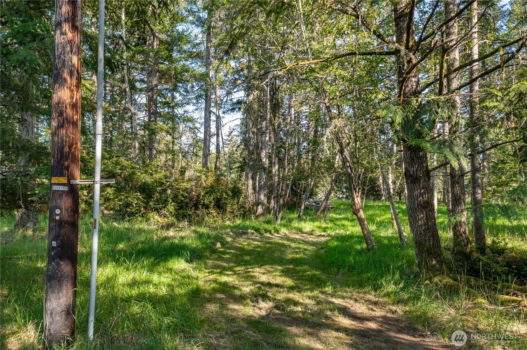 907 E Madrona Boulevard NW, Lakebay, WA 98349