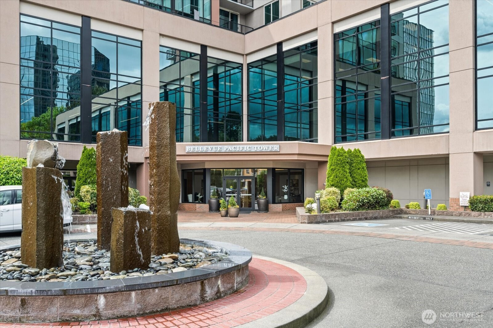 177 107th Avenue NE, Bellevue, WA 98004