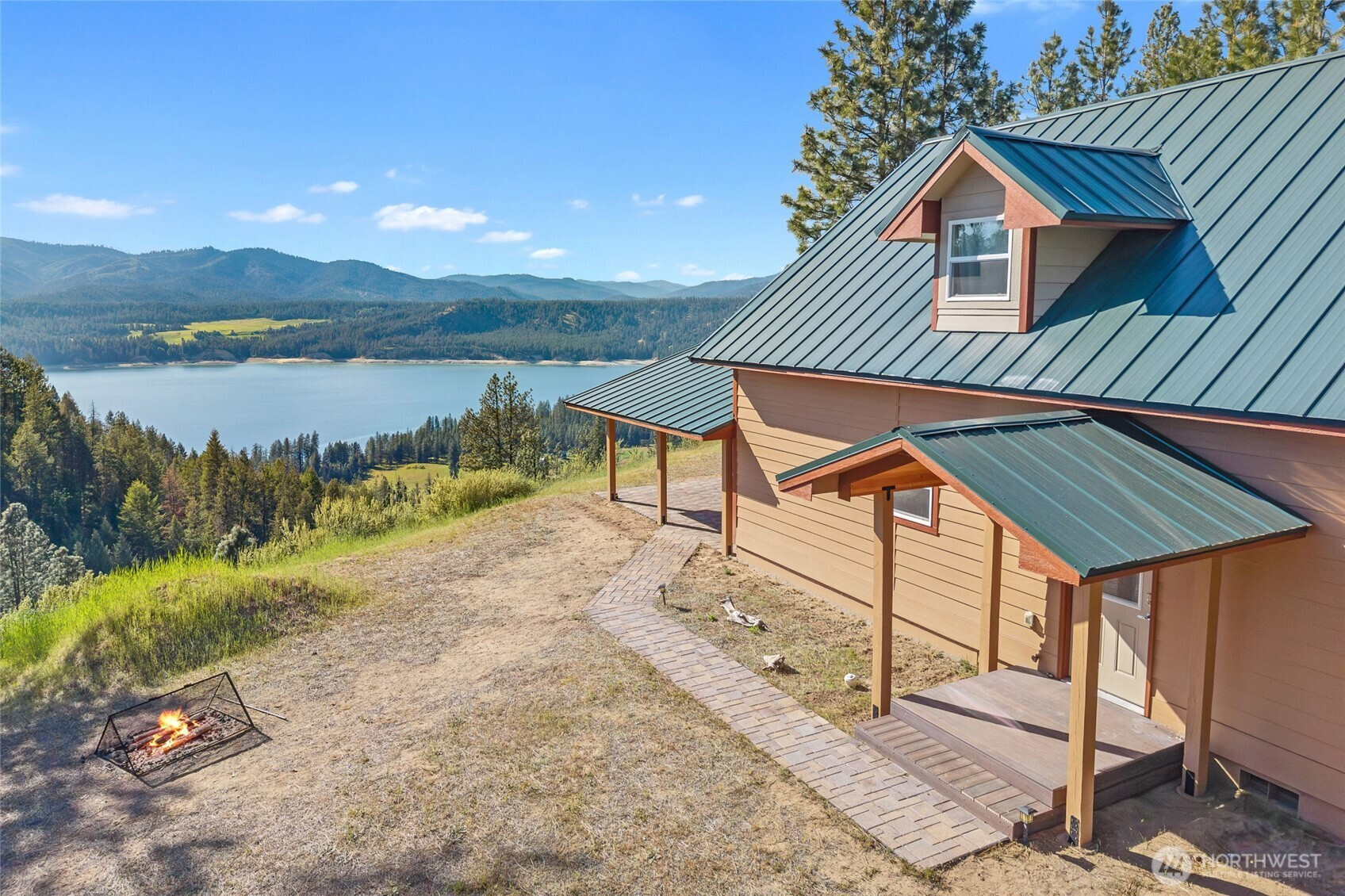 6523 Camp Naborlee Road, Fruitland, WA 99129