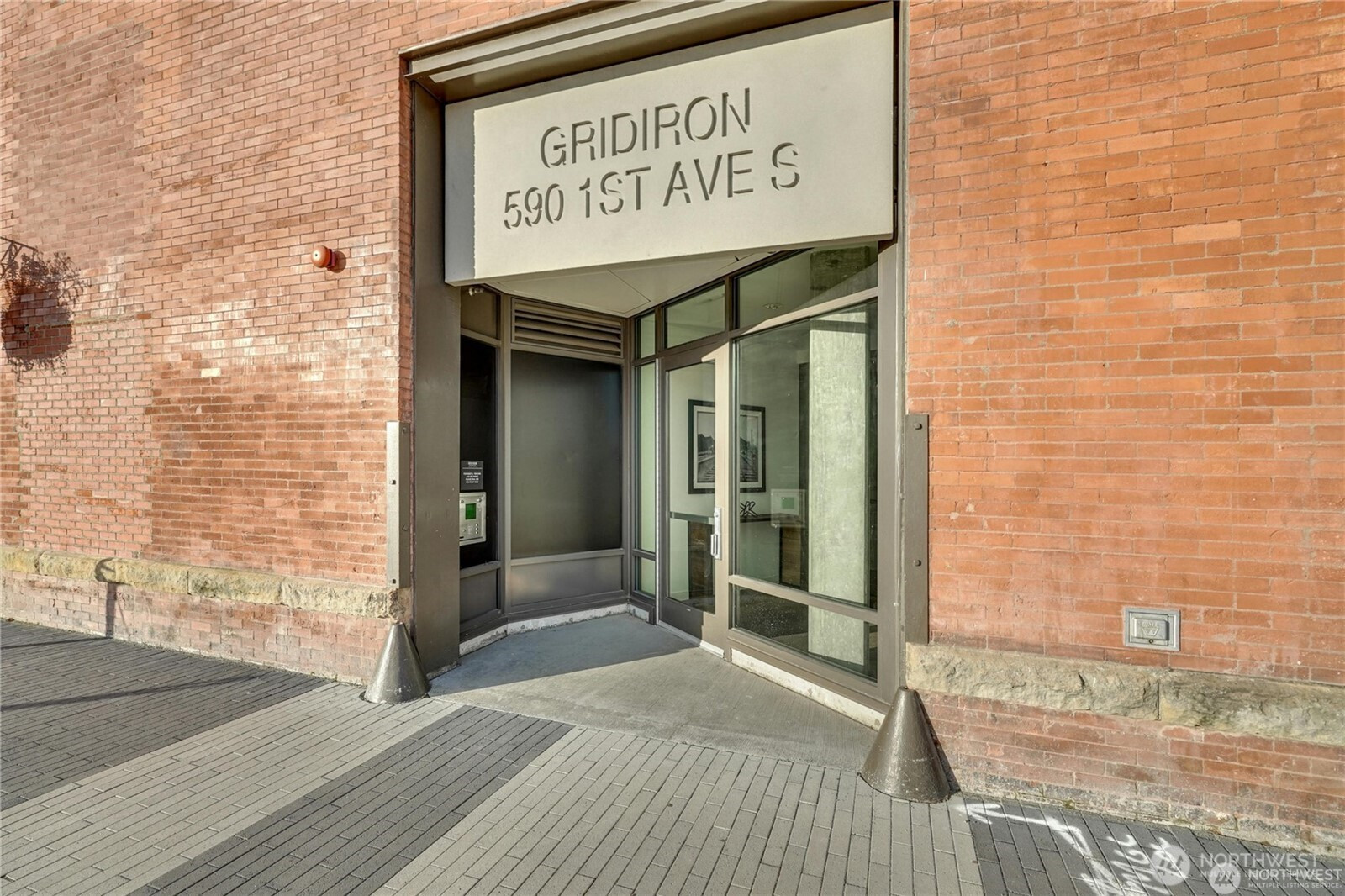 590 1st Avenue S, Seattle, WA 98104