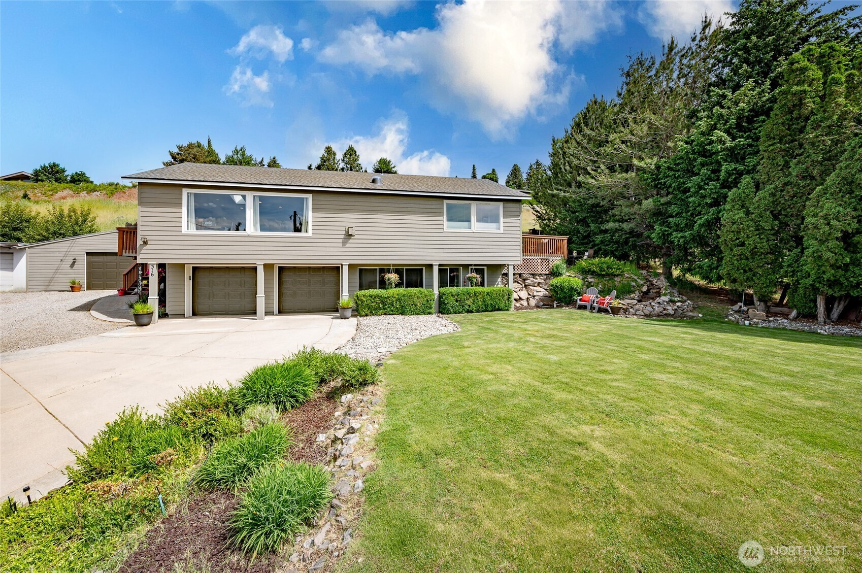 316 Easy Street, Wenatchee, WA 98801