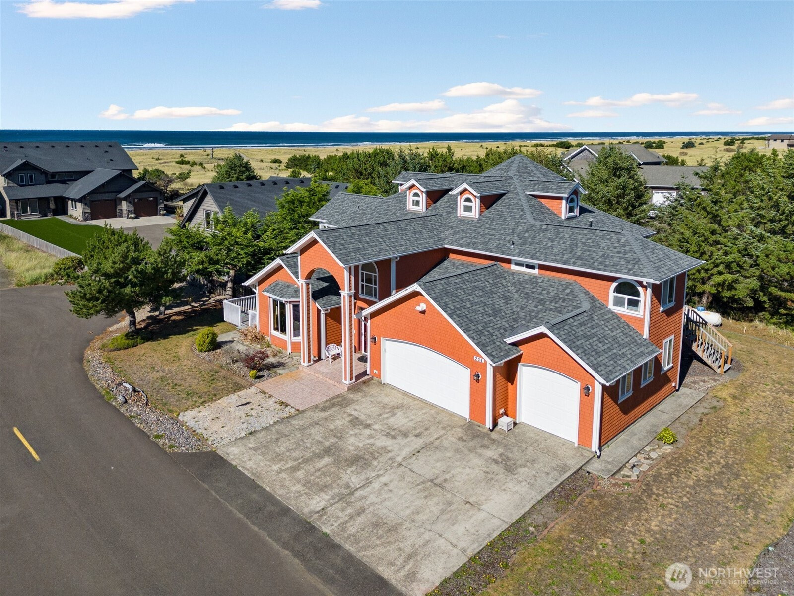 238 25th Street NW, Long Beach, WA 98631