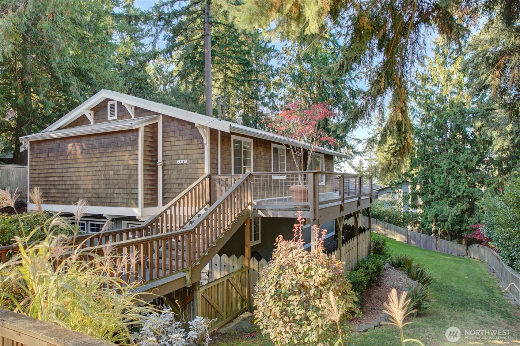 829 207th Avenue NE, Sammamish, WA 98074