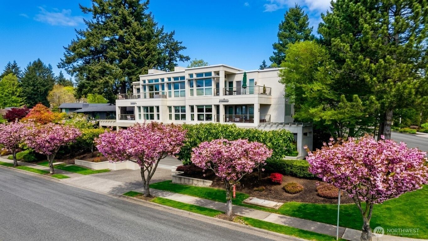 101 99th Avenue NE, Bellevue, WA 98004