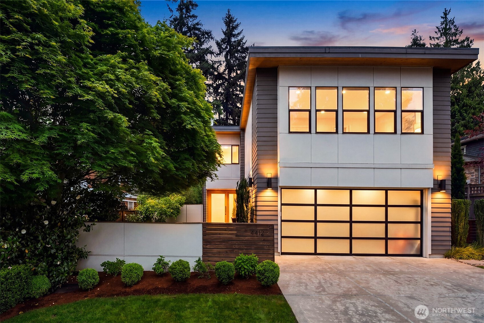 4412 94th Avenue NE, Yarrow Point, WA 98004