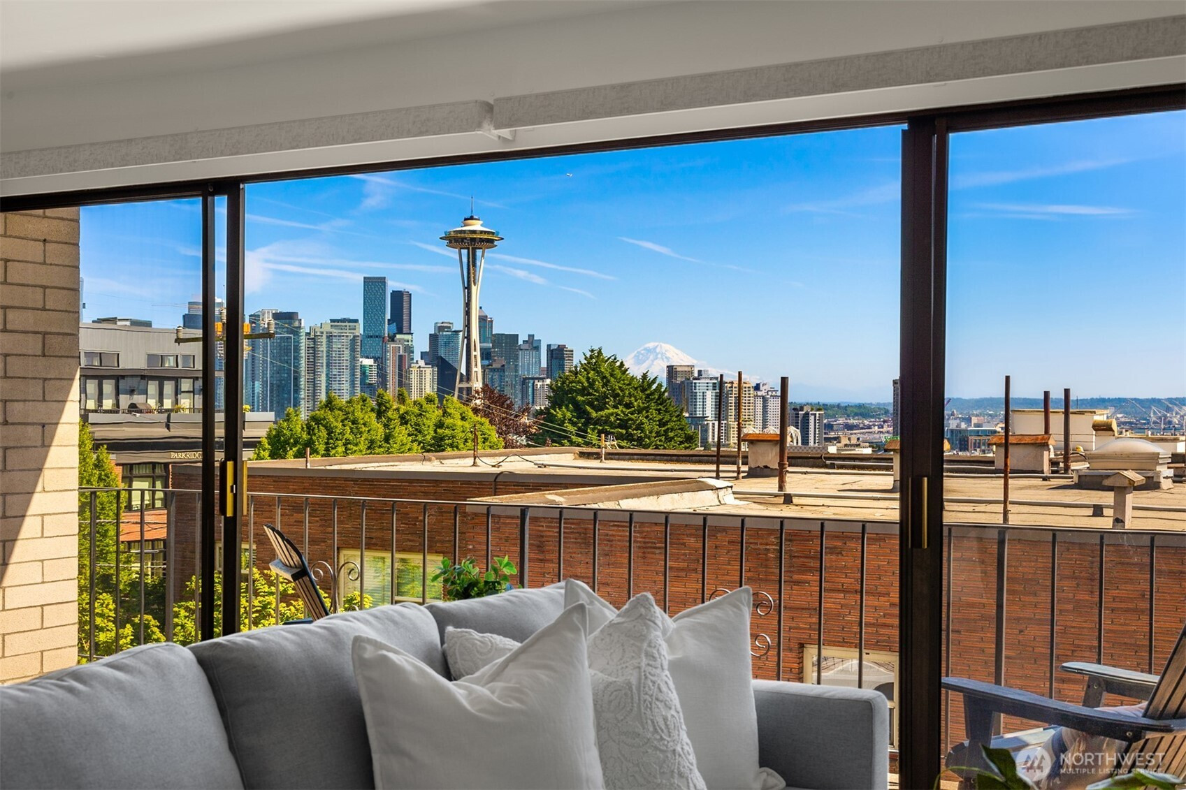 1001 Queen Anne Avenue N, Seattle, WA 98109