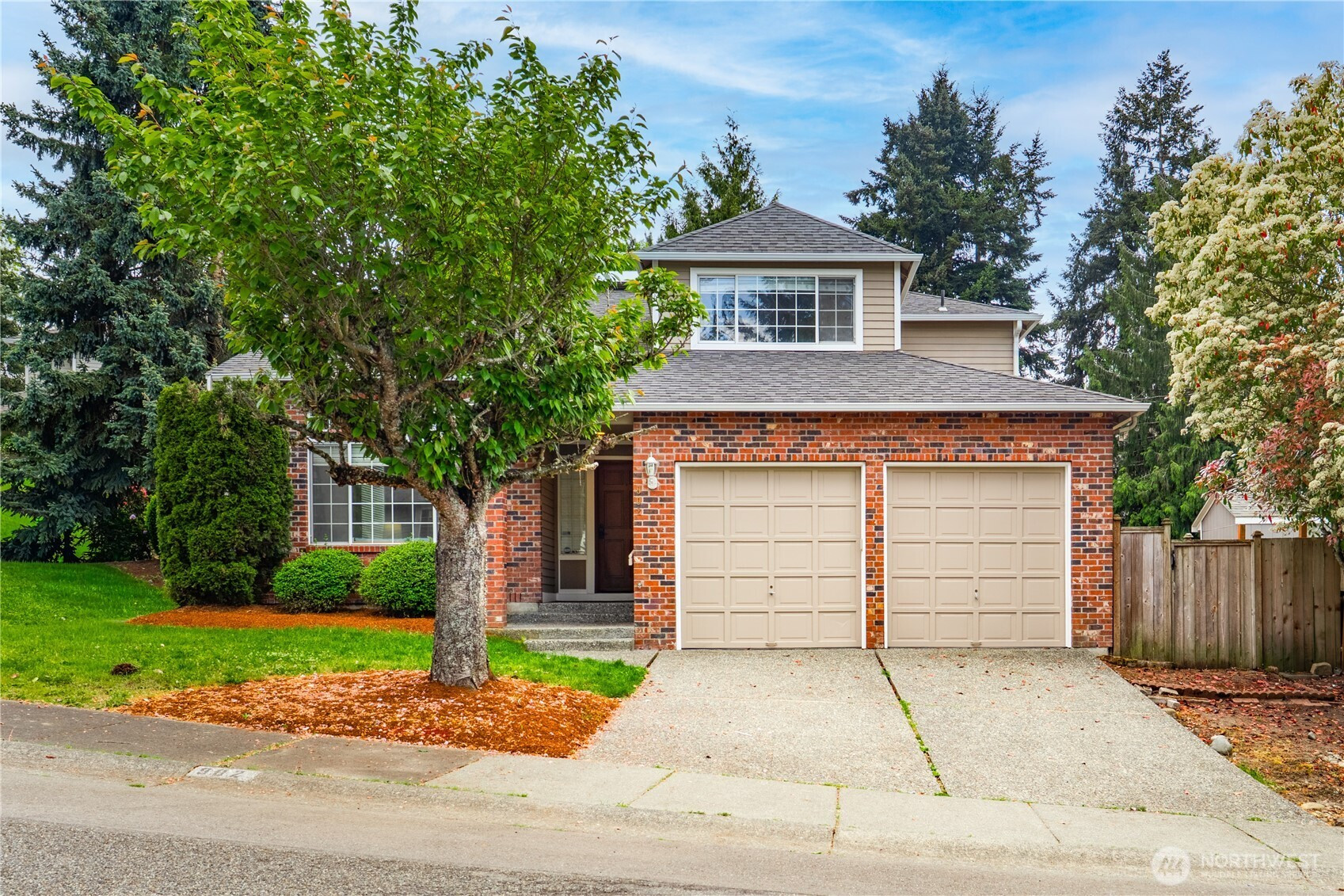 902 52nd Street SE, Auburn, WA 98092