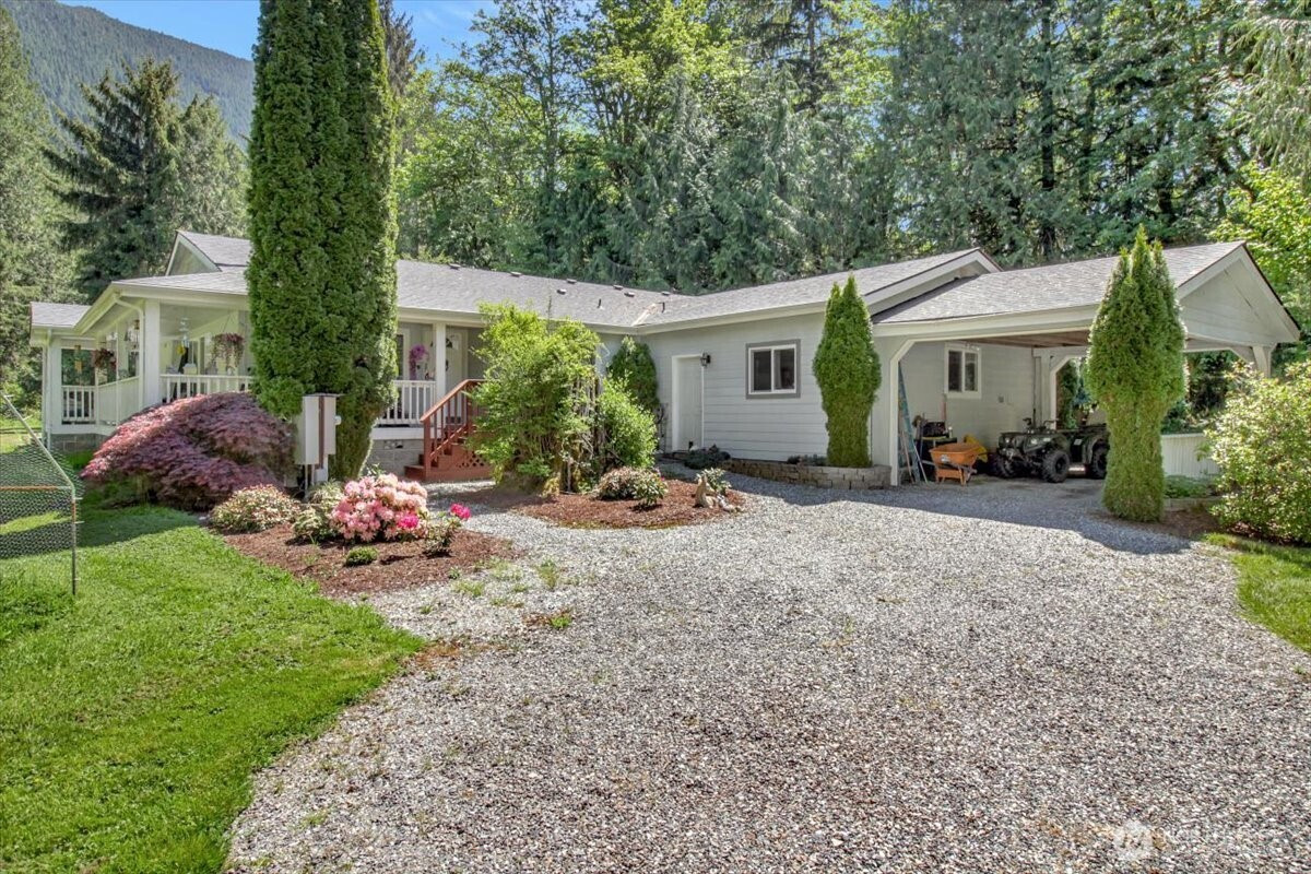 21103 252nd Street NE, Arlington, WA 98223